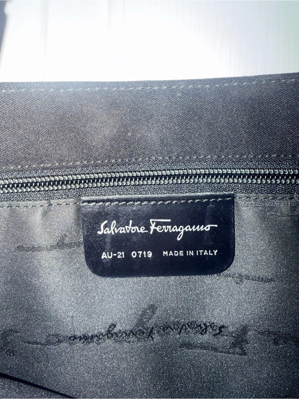 Salvatore Ferragamo Black Shoulder Bag with Chain-Detail Straps - Picture 2 of 4